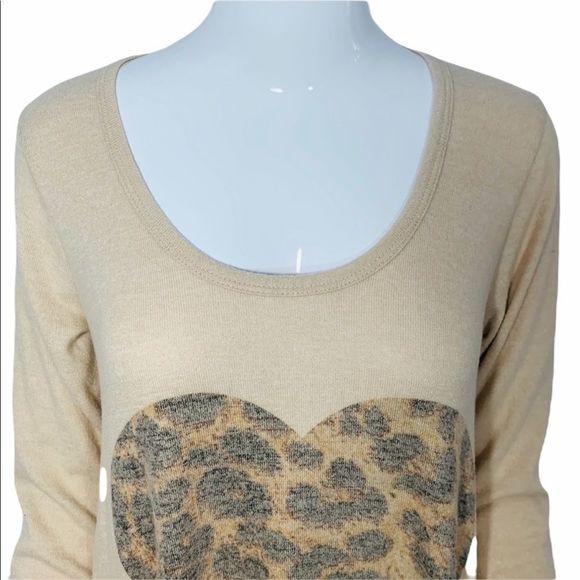 Go Couture Long Sleeve Cheetah Heart Sweater - Picture 3 of 12